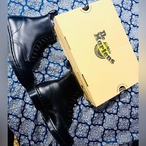 Dr. Martens All Black Boots Womens Size 8 (Authentic)